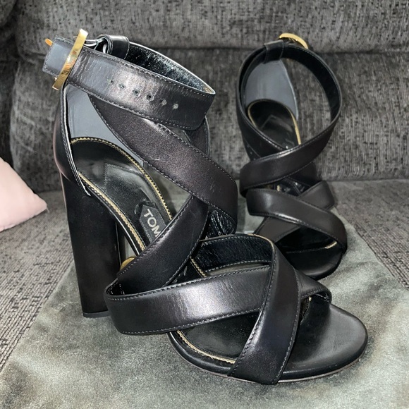 Black leather Tom Ford chunky heels with unique gold loops (stamped with TF) - Picture 3 of 7